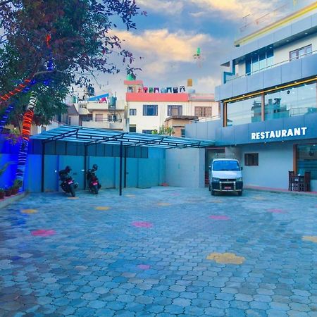Hotel Airport Deepshree カトマンズ エクステリア 写真