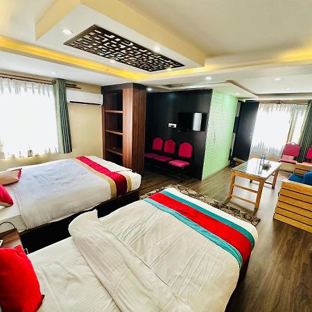Hotel Airport Deepshree カトマンズ エクステリア 写真